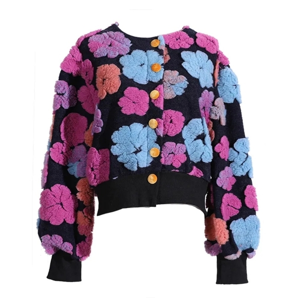 Petals Detailed Blouse - Picture 2 of 8